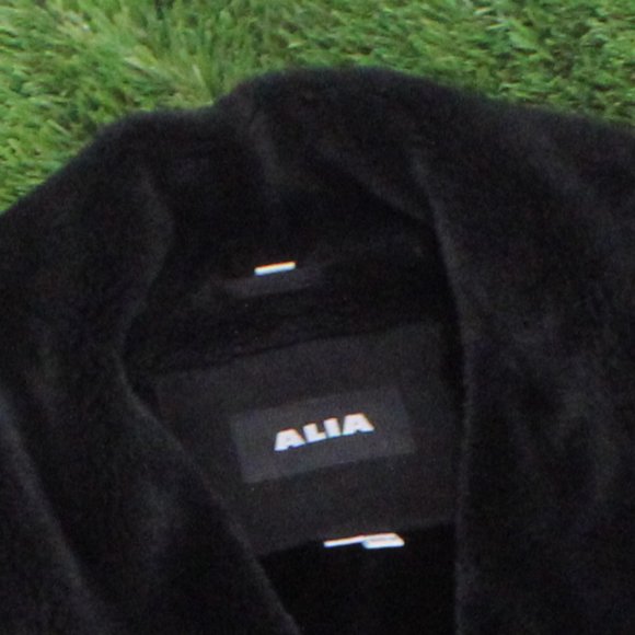 Long Back Fur Collared Jacket - Picture 3 of 3